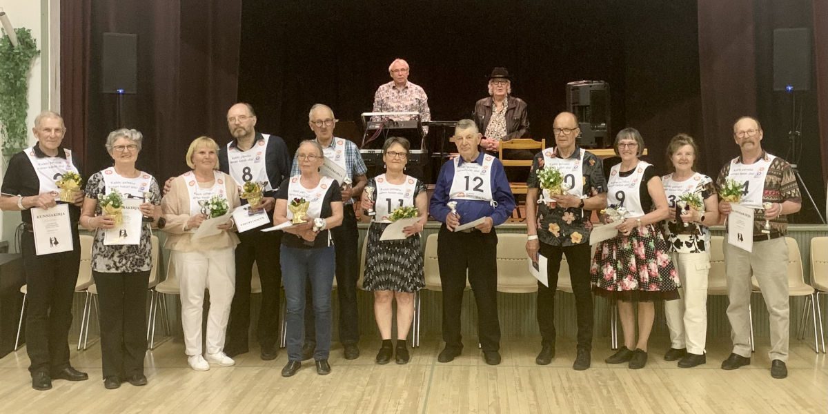 Tanssitapahtumaan osallistui kuusi paria.