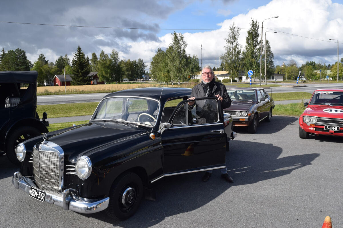 Autoliiton hallituksen puheenjohtaja Timo Luoma-aho vieraili Auton Päivässä Vimpelissä.