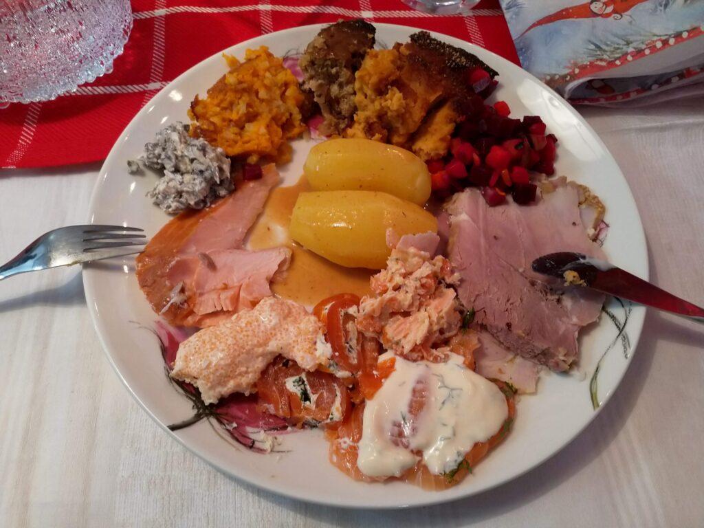 Perinteinen jouluateria (1)