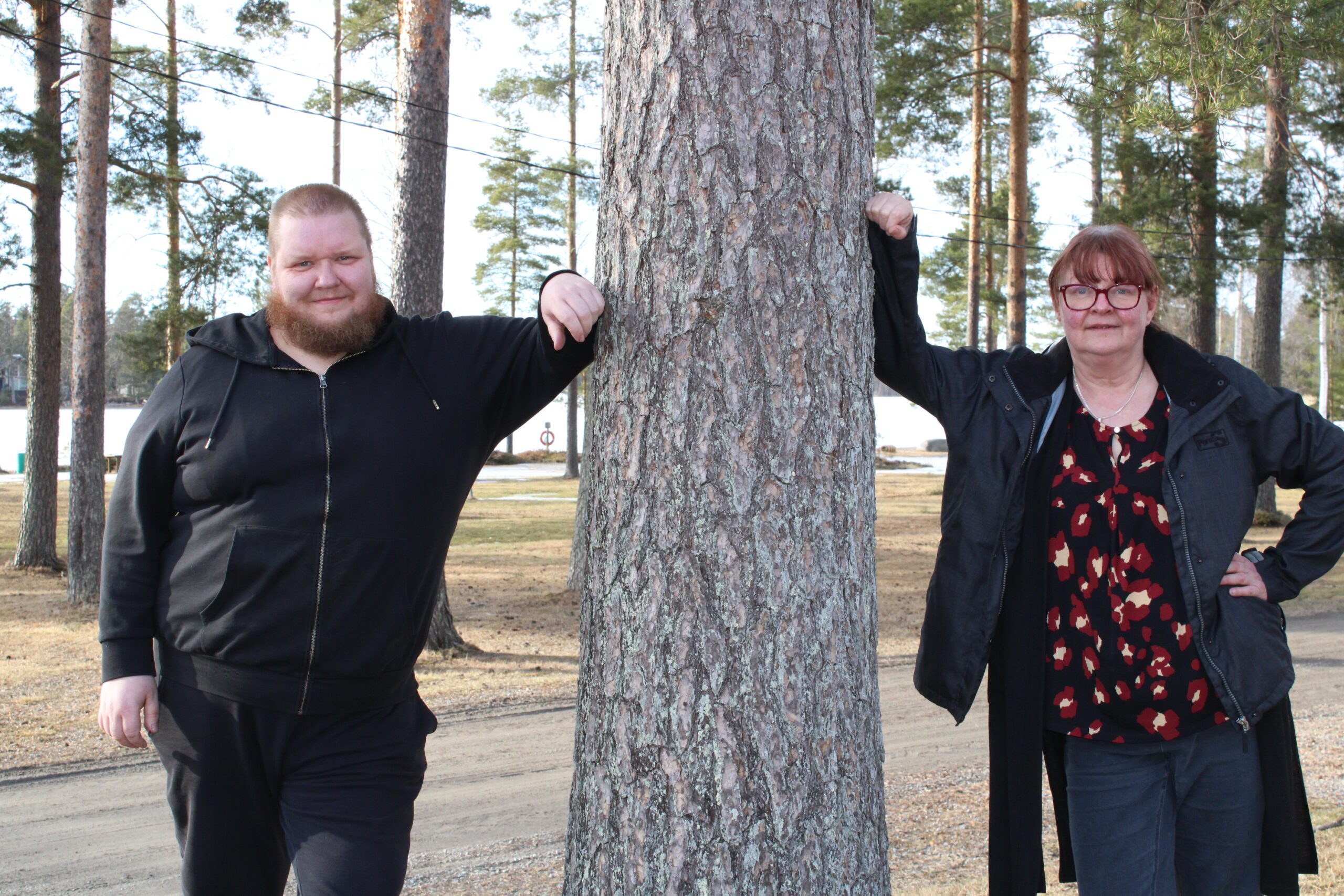 Aku Juttuniemi ja Sari Karlström ovat valmiina viemään Sillankorva Campingin kesäkauteen.