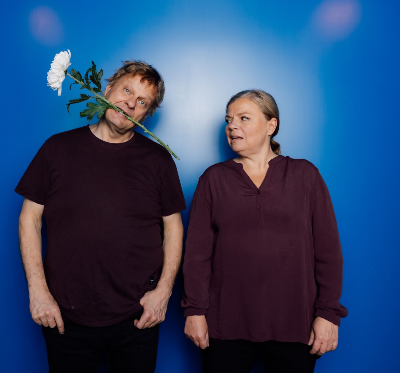 Pianisti Iiro Rantala ja näyttelijä Lotta Kuusisto ylittävät genrerajat Kylätalo Puuhissa.