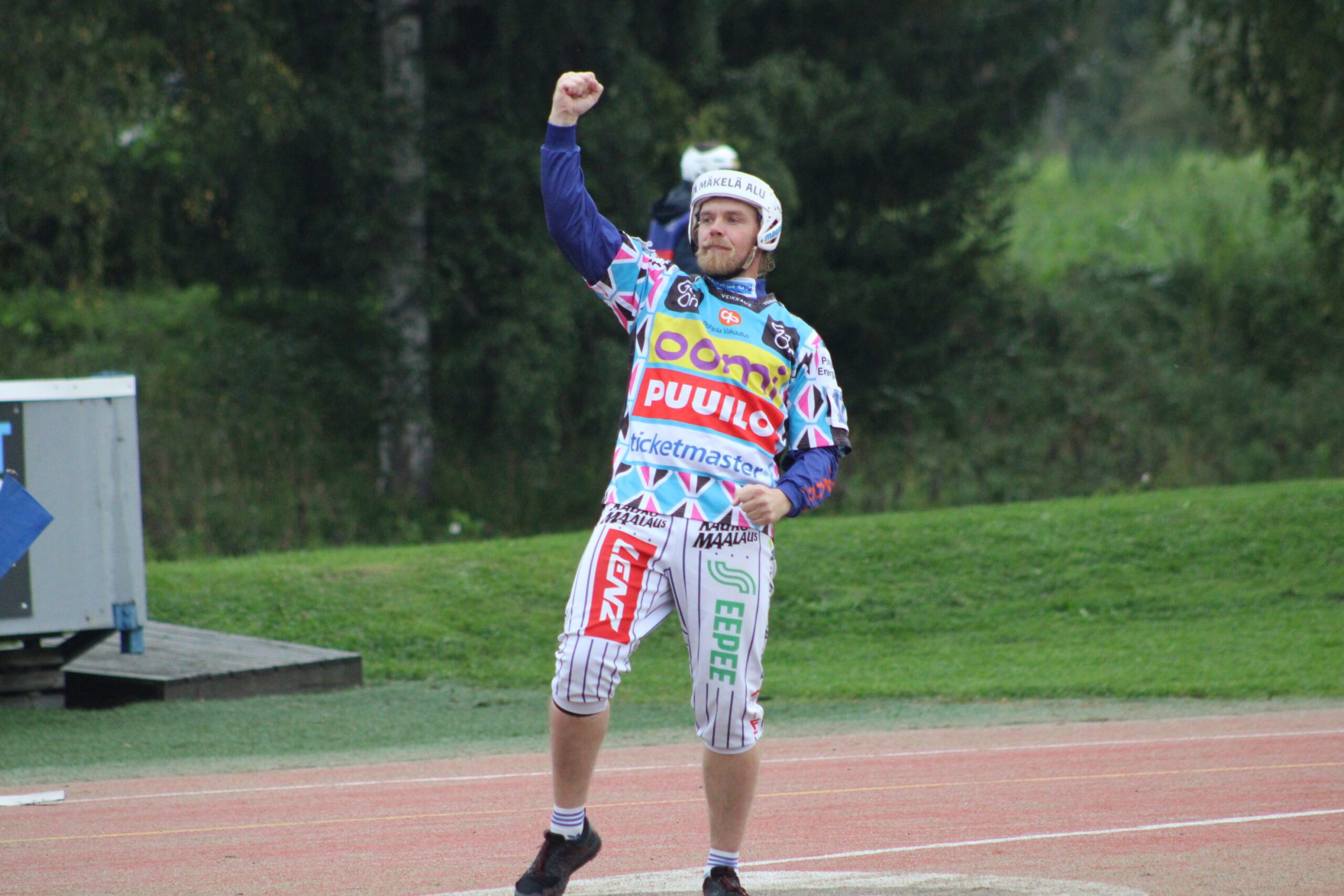 Janne Mäkelä näytti jälleen valtavan merkityksensä Vedolle – tykki iski välieräsarjan ratkaisseen juoksun.