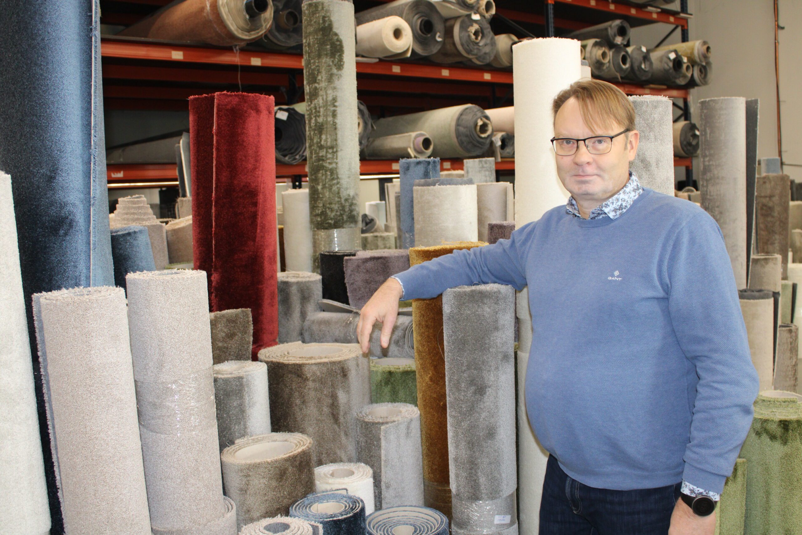 VM Carpetin toimitusjohtaja Harri Viita-aho iloitsee VM Carpetin myötätuulisesta juhlavuodesta.
