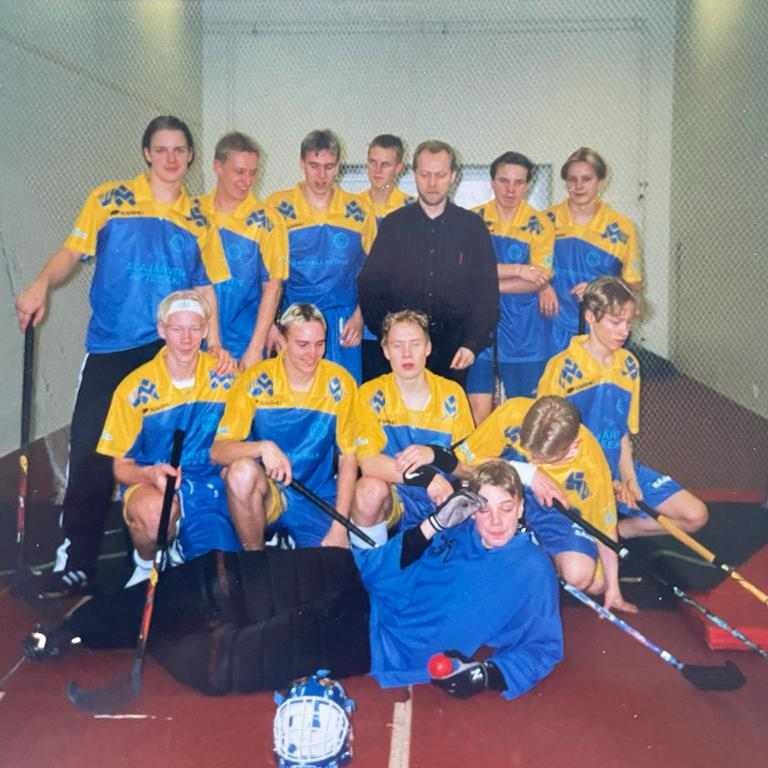 SC Alajärven B-poikien joukkuetta 1990-luvun puolella. Kuva Tuomo Pollarilta.