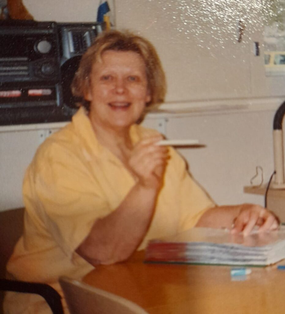 Saara Kankaanpään mielestä murreryhmä on maan suola yksinäiselle. Kuva: Kankaanpään kotialbumi.