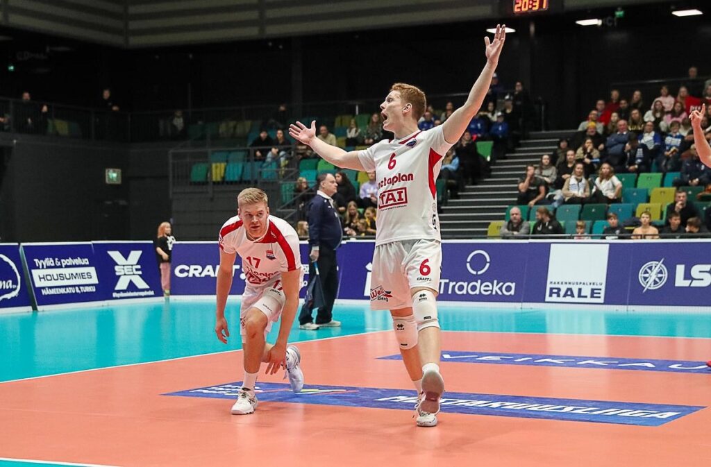 Försti on raivannut tiensä pienestä maalaiskunnasta Suomen kärkitason lentopallokentille.