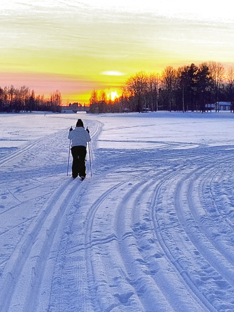 Tulivuorihiihdon latua pyritään pitämään auki hiihtolomalaisille. Kuva: Pasi Rauhaniemi.