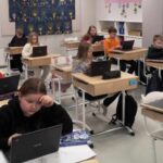 Viikon tärkeimmissä uutisissa juttua muun muassa Kortesjärven Yhtenäiskoulusta, jossa oppilaita innostetaan lukemisen pariin.