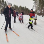Evijärven Urheilijat lähettämässä kisaajia matkaan.