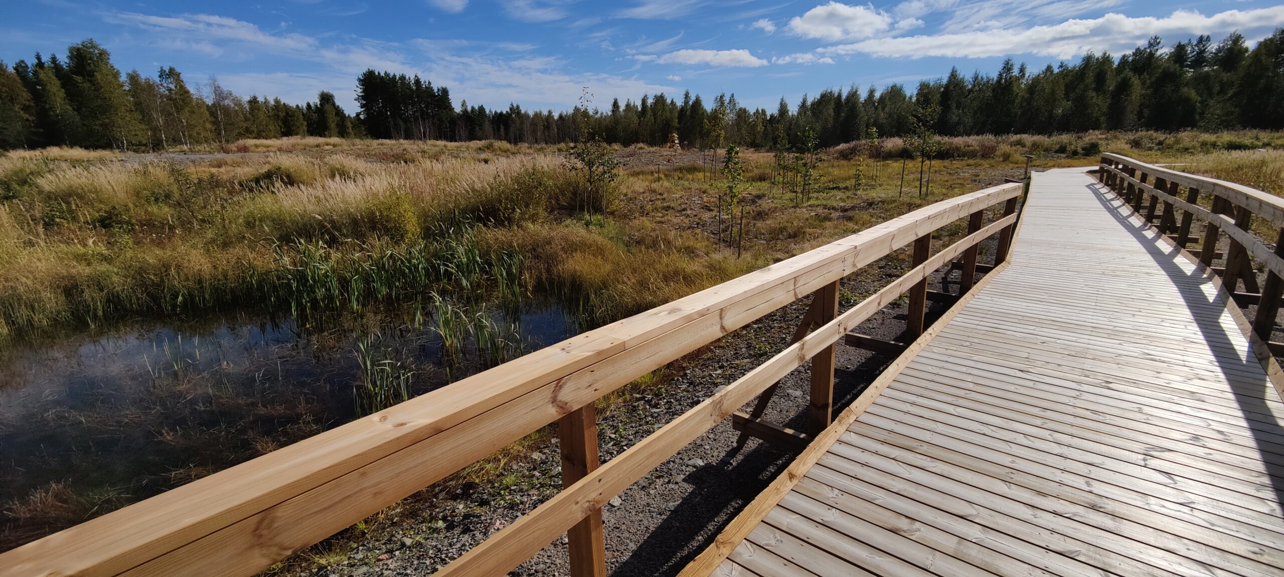 Välijoentien esteetön luontopolku Lappajärvellä tarjoaa elämyksiä myös geologisesta näkökulmasta.