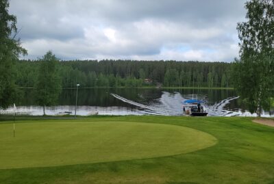 : Albatlossi kuuluu Lappajärven golfkentän erikoisuuksiin.
