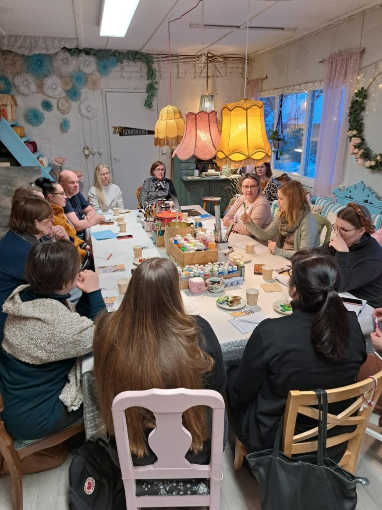 Kuva tämän vuoden aloituskokouksesta tammikuulta, jossa oli meitä oli jo 18 henkilöä paikalla eri organisaatioista.