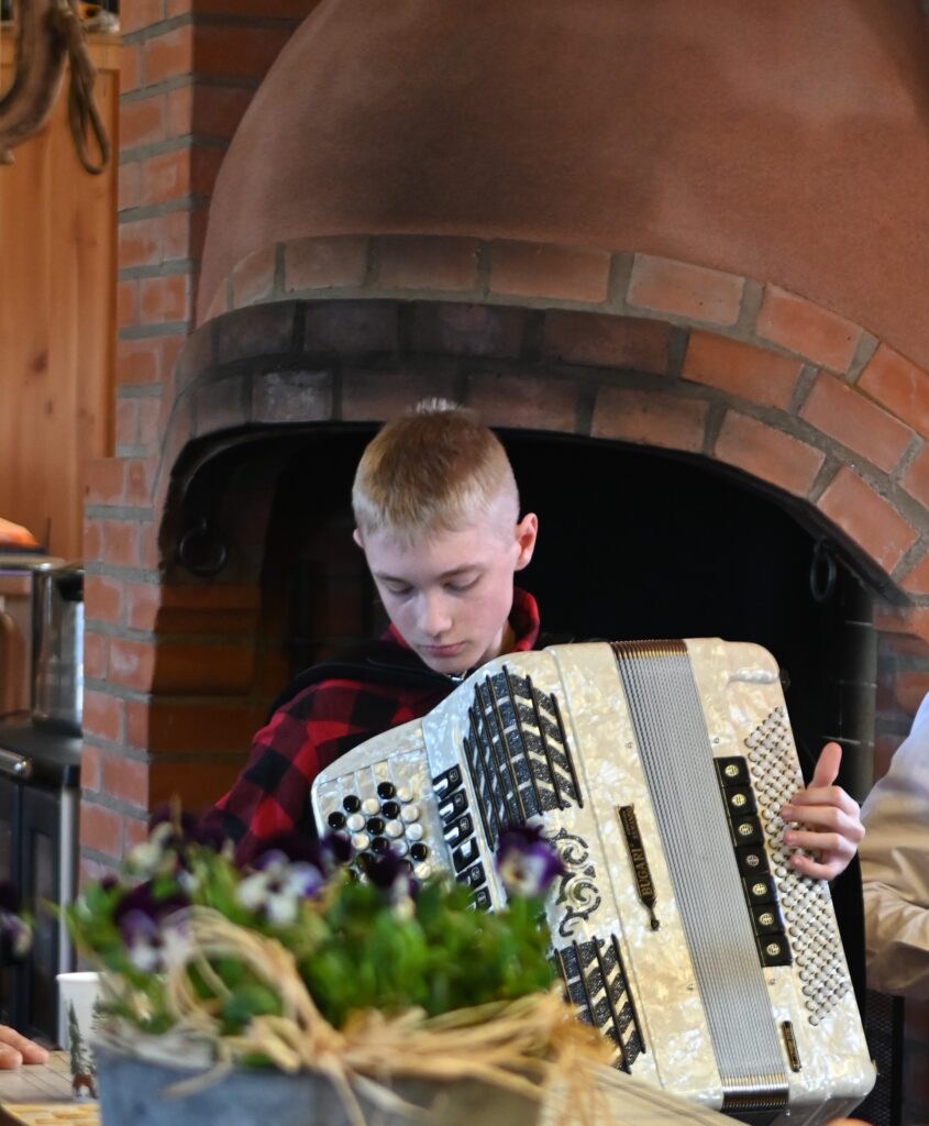 Yhteislauluilta Uittomieskämpällä (arkistokuva)