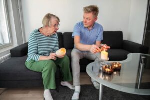 Silloin, jos toimintakyky on alentunut esimerkiksi iän myötä, on erityisen tärkeää varmistaa, että jokainen voi nauttia joulusta turvallisesti, sanoo Suomen Punaisen Ristin terveyden edistämisen suunnittelija Anna Ranta.