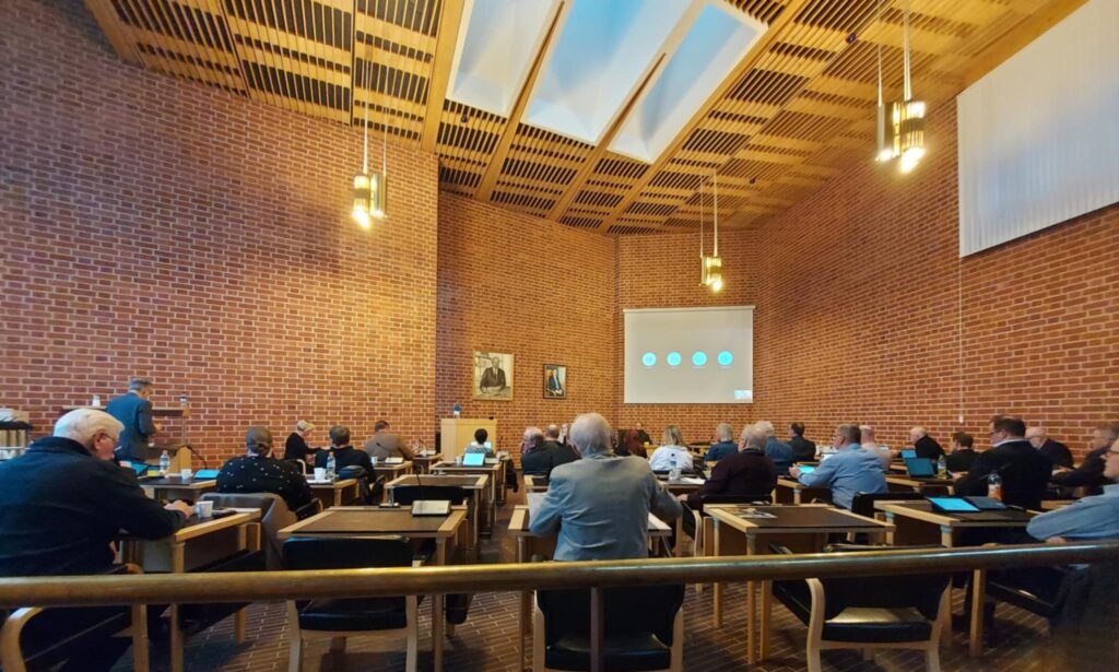 Alajärven valtuusto käsitteli huhtikuun kokouksessaan muun muassa kaupunkilaisten hyvinvointia.