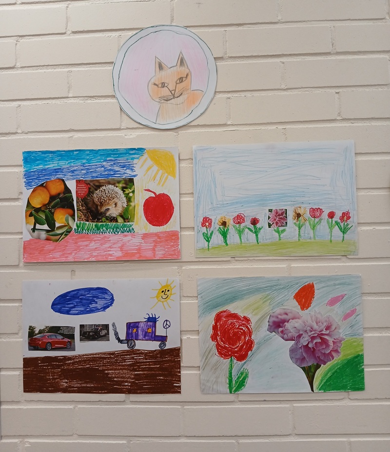 Lappajärven toimintakeskuksen asiakkaiden taidetöitä on esillä huhtikuussa kirjastossa. Kuva: Anni Viitasaari.