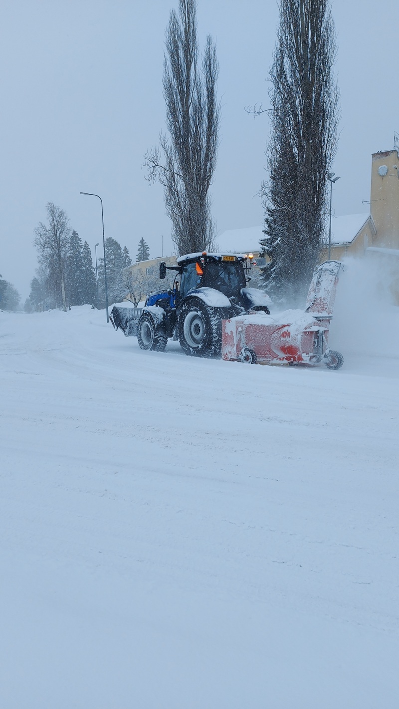 Alajärven elinvoimalautakunta linjaa, että lain mukaan esteetön kulku kiinteistölle on kiinteistön omistajan vastuulla. Kuvituskuva: Suvi Hosionaho.