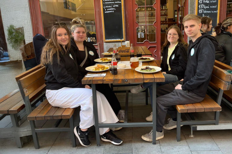 Kaaoskorjaamon tiimi haki oppia Tsekistä. Kuva: Joonas Autio.