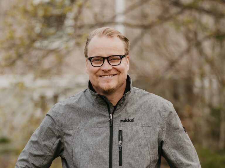 Olli Lehtiniemi on työnsä ohella mukana Silver Strategies -hankkeessa, joka tähtää yli 55-vuotiaiden työurien pidentämiseen. Kuva; Eveliina Lehtiniemi.