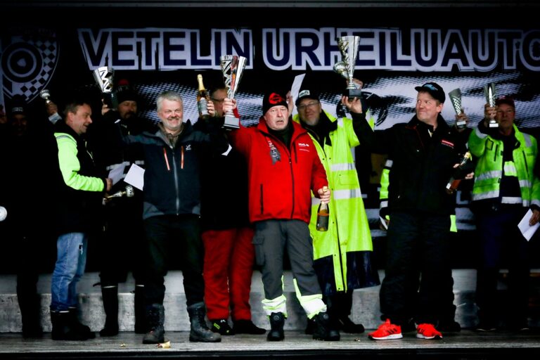 Senioreiden palkitut Asfalttikunkussa 2025. Kuva: Linda Klemola.