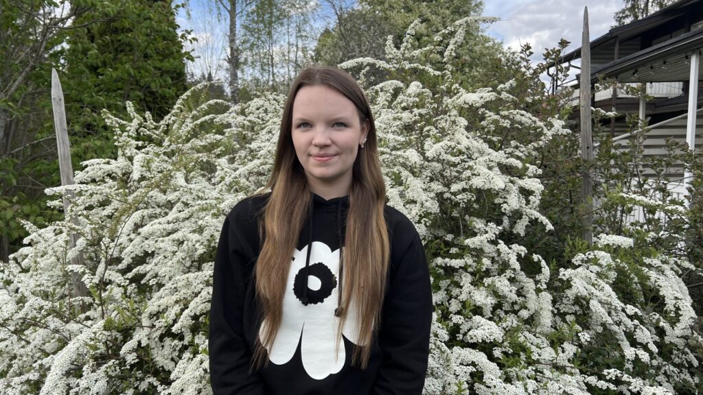 Vero-oikeutta opiskeleva Jenni Huhmarsalo pitää Vilho Mustajärven säätiön avustuksia nuorille merkittävinä kannustimina. Kuva: Huhmarsalolta.