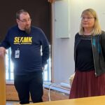 Kuvassa SEAMK:sta koulutuksen vetäjä Panu Weckman ja maakuntakorkeakoulukoordinaattori Marjo Vistiaho.