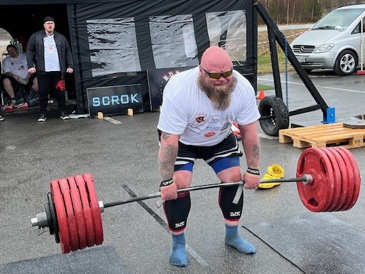 Tanko taipui, kun Jarkko Malinen nosti 290 kiloa.