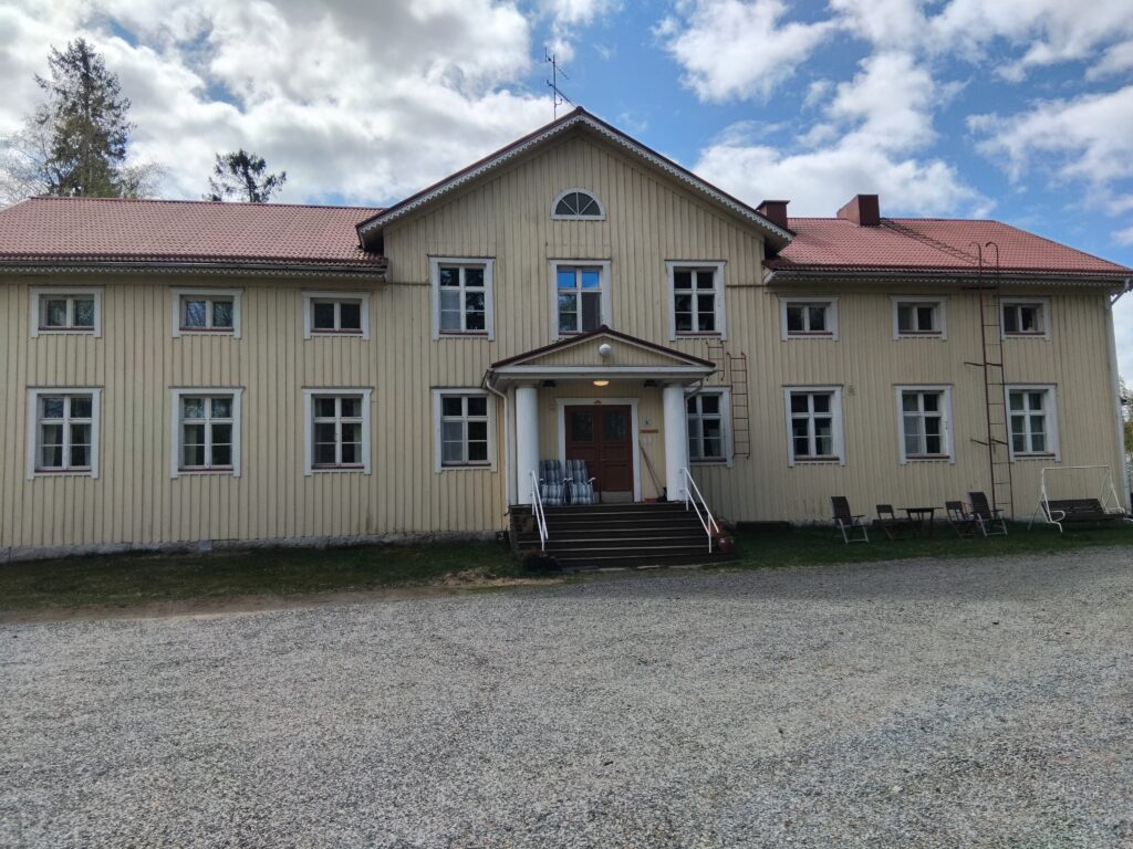 Monet vanhat pappilat ovat paikkakuntansa merkittäviä arkkitehtonisia nähtävyyksiä.