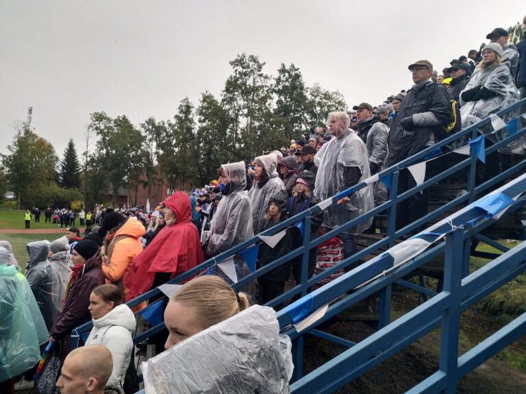 Kyllähän jännittävä tasainen peli, joka päättyy kotijoukkueen niukkaan voittoon, on lopulta parasta pesäpalloviihdettä.