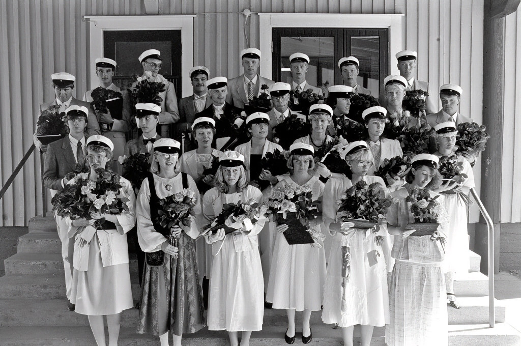 Kuva 2 ylioppilaskuva