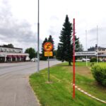 Vimpelin keskustaan Opintielle on tullut ajoa rajoittava liikennemerkki.