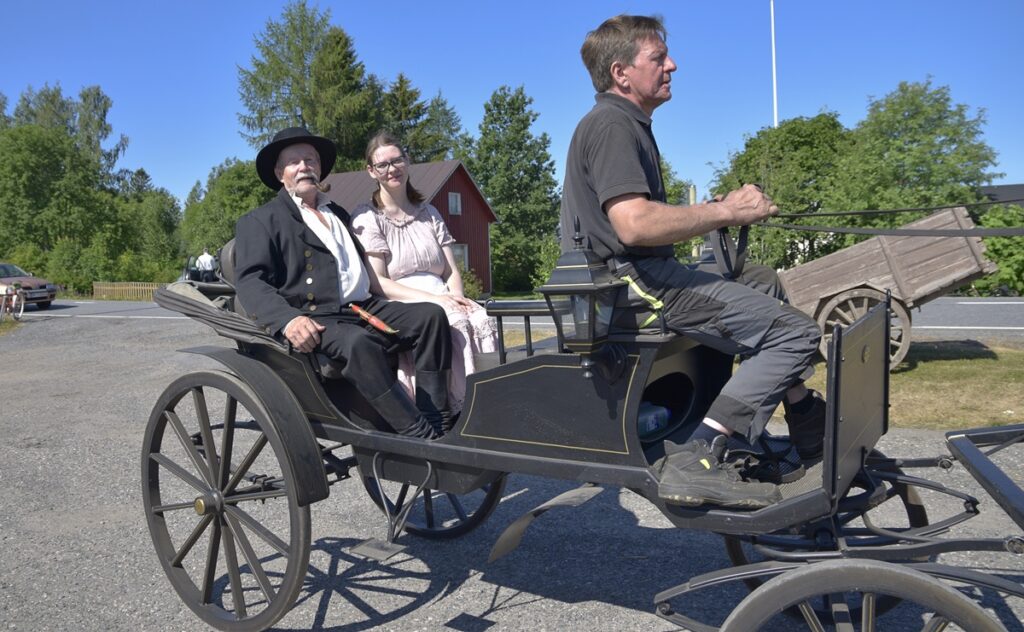 Kuva 12 seppo ja saija 1