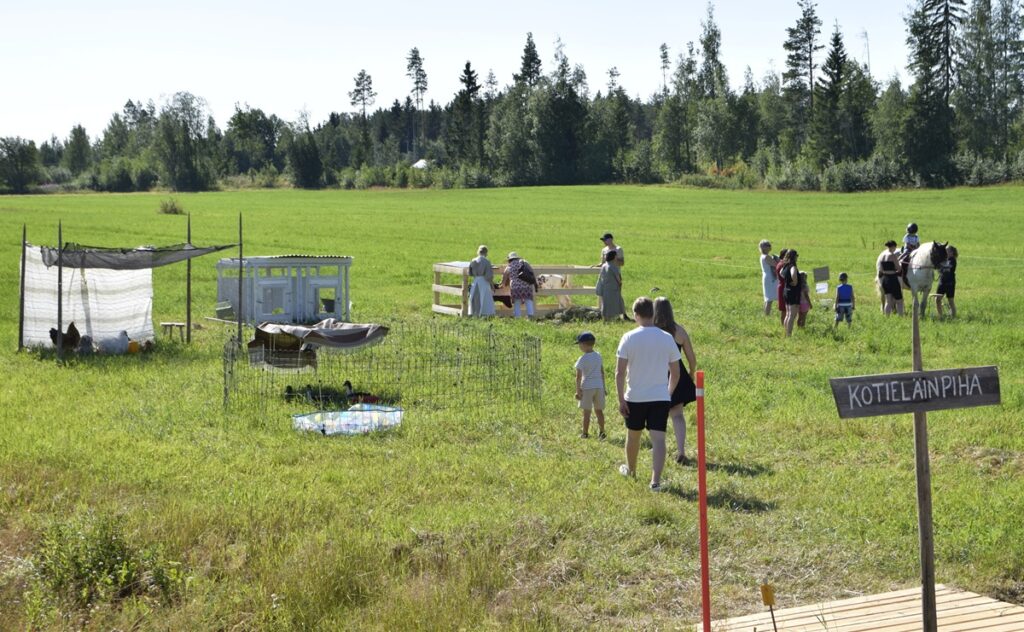 Kuva 3 kotieläinpiha