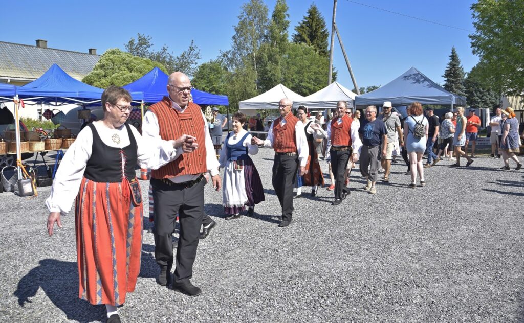 Kuva 6 kruunuhäät