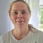 Jalkahoitajan työtä tehdessä olen miettinyt, miksen hypännyt jo aikaisemmin. Jaloissa on akupunktiopisteitä ja moni kokee hoidon niin miellyttävänä, että nukahtaa sen aikana, sanoo Teija Ohvo.