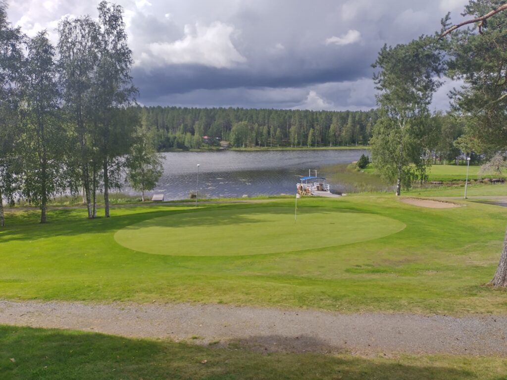 Golfkenttä