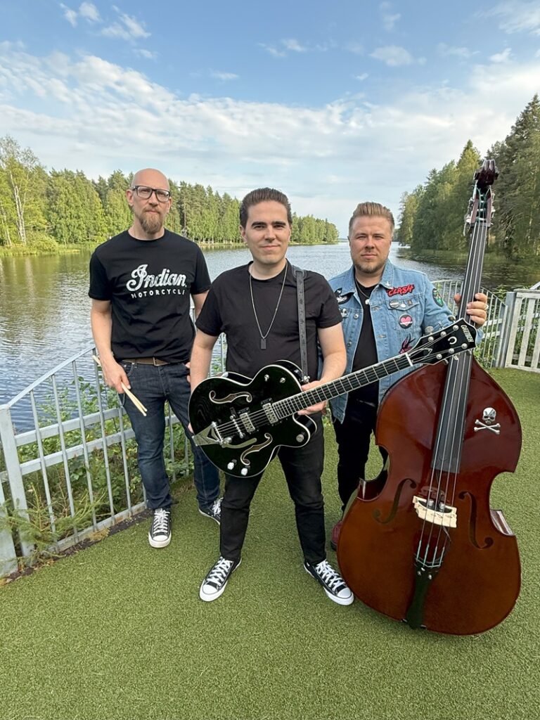 The Heels soittaa rockabilly-musiikkia.
