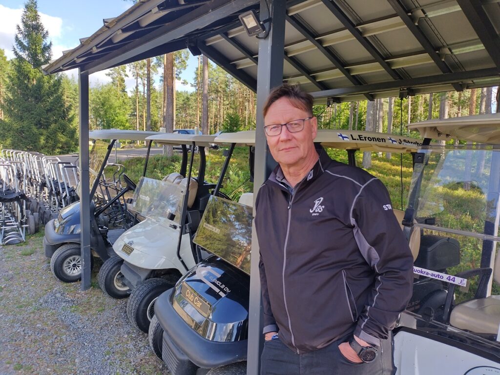 Lappajärven Loma-Golf Oy:n toimitusjohtaja Keijo Keskinen sanoo valvonnan lisääntyvän golfkentällä.