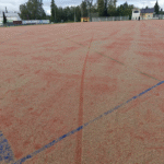 Lappajärven pesäpallokentällä ilkivaltaa unnuntaiyönä Veikkolassa ajeltiin kahdella erikokoisella mopolla, jotka vahingoittivat pesäpallokenttää. Kuva: Lappajärven liikuntatoimi.