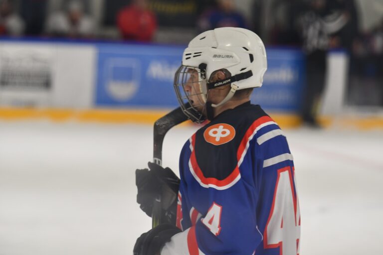 JPK:n Ilya Barinov teki hattutempun vierasottelussa Närpiön Kraftia vastaan. Arkistokuva.