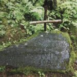 Lappajärveläisissä kummitustarinoissa aavemaisia asioita voidaan kokea niin luonnossa kuin auton koeajossakin  Js pitkästönmuistolaatta