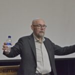 Esko Valtaoja kertoi maailmankaikkeuden ja ihmisen tarinasta Lappajärvellä Kuva 1 esko 1