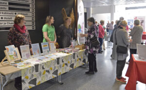 Ajjoos oli yksi Kivitipun aulan näytteilleasettajista ja toiminnan esittelijöistä.