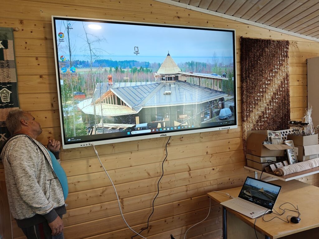 Akustointielementit asennettuina.