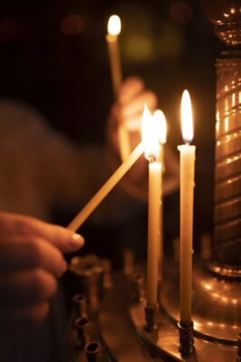 SIELUNHOIDON ja kriisiterapian kouluttaja, pastori, kirjailija Petri Välimäki puhuu Lähellä ihmistä-seminaarissa aiheesta haavoittuneen tunne-elämän paraneminen.