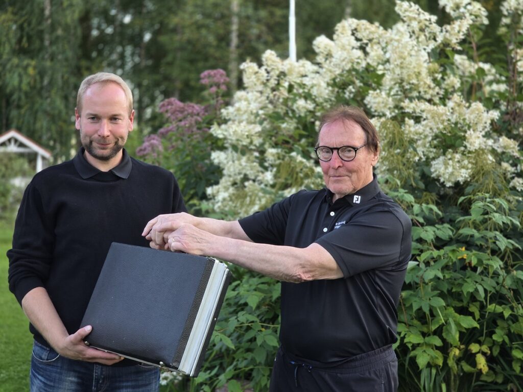 Tapani Olli (vas.) otti sihteerin tehtävän vastaan Juhani Laasaselta.