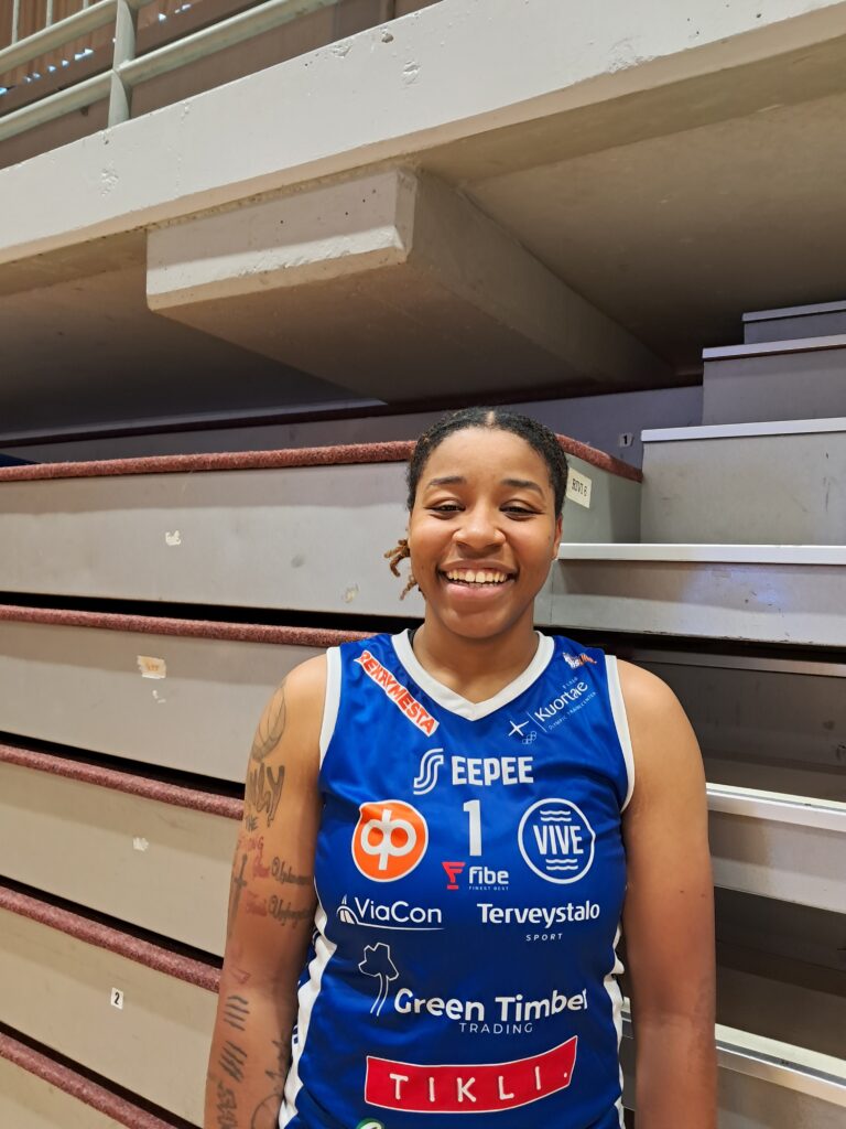 Vedon Jeanea Terry juhli synttäreitä ja samalla voittoa Kouvottarista