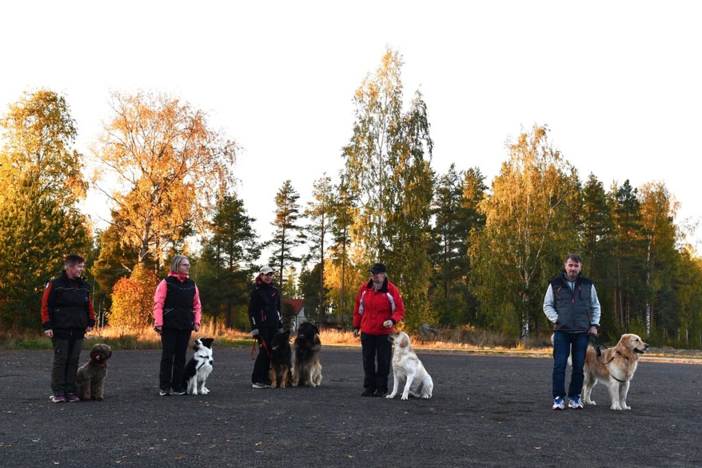 Hietojalla juhlistettiin entistä parempia koiraharrastustiloja