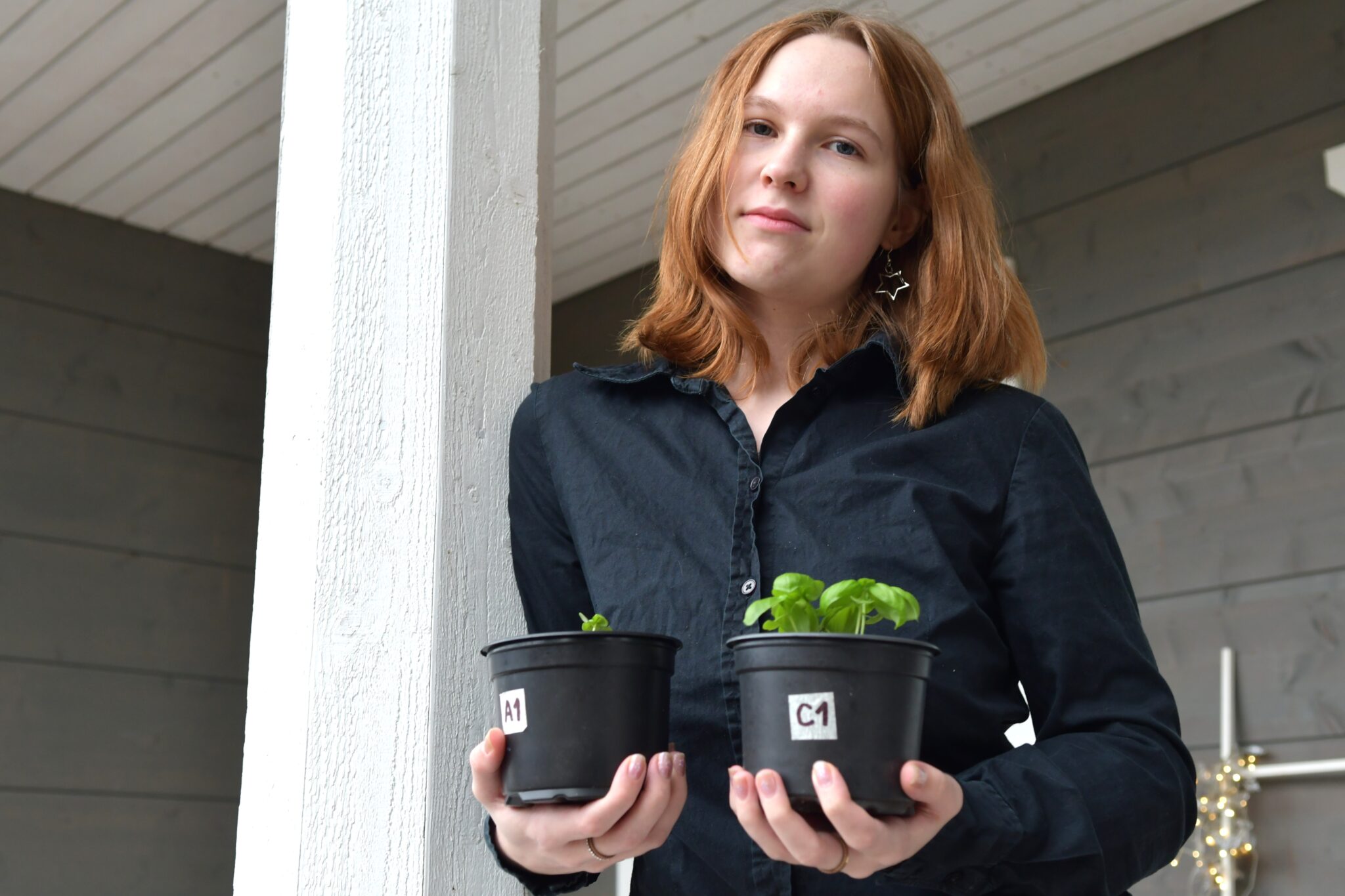 Sanja Hosionaho voitti Järvi-Pohjanmaan lukioiden GSA-tiedekilpailun karsinnan ja matkustaa marraskuussa Japaniin loppukilpailuun. Hän tutki tiedeprojektissaan eri lannoitteiden vaikutusta kasvuun. Mustaherukalla lannoitettu basilika kasvoi vertailueristä vähiten, kananmunan kuorilla lannoitettu eniten.