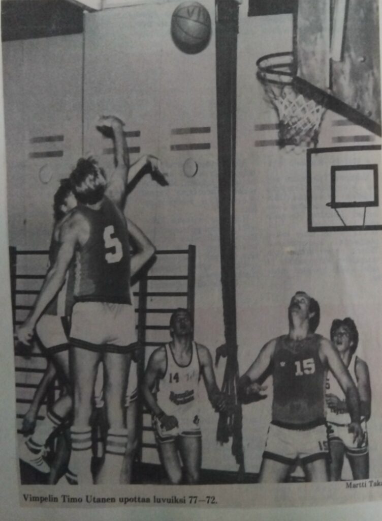 Vimpelin Veto hyödynsi koripallossa erikoisen pientä pelisaliaan.